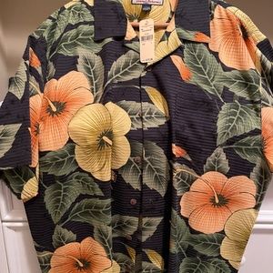 Tommy Bahama NEW NEVER WORN, tax was 10% bringing actual pricing to $126.50